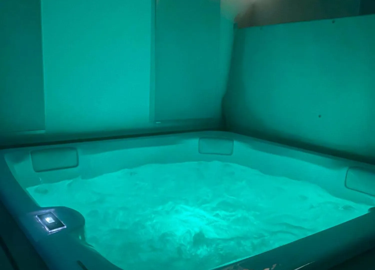 Logement Avec Jacuzzi Жука 0*,  Франция